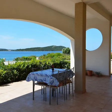 Buturi Apartman Soline