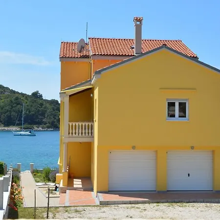 Apartment Buturi
