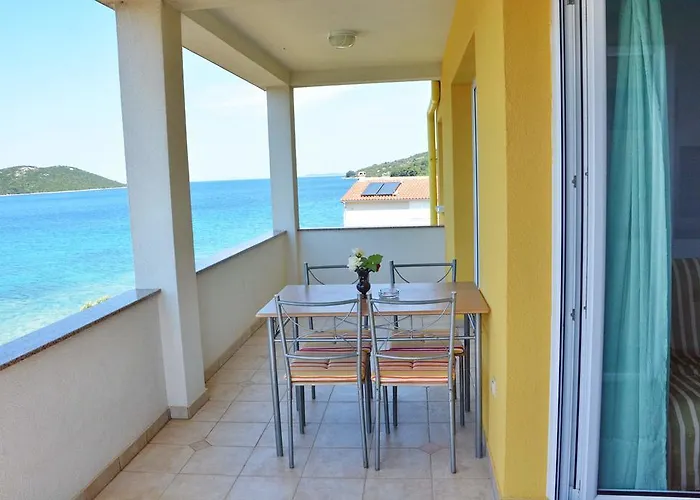 Buturi Apartamento Soline (Dalmatia)